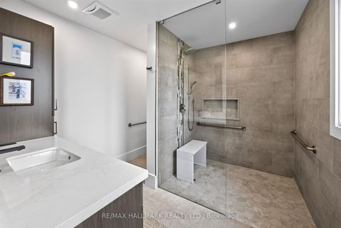 Photo 28 at 21 Allenwood Crescent, Bayview Village, Toronto