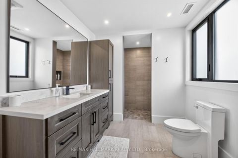 Photo 32 at 21 Allenwood Crescent, Bayview Village, Toronto
