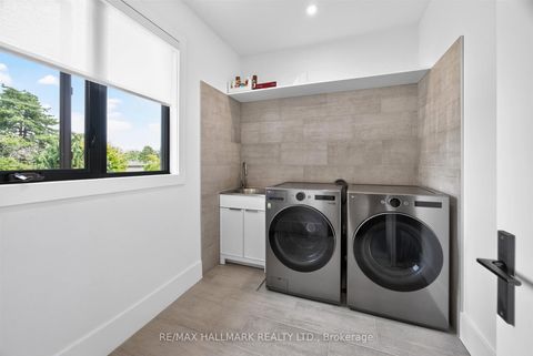 Photo 34 at 21 Allenwood Crescent, Bayview Village, Toronto