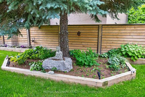 Photo 48 at 21 Allenwood Crescent, Bayview Village, Toronto