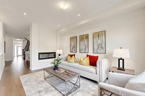 Photo 5 at 66 Mountainside Crescent, Rolling Acres, Whitby