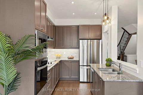 Photo 12 at 66 Mountainside Crescent, Rolling Acres, Whitby