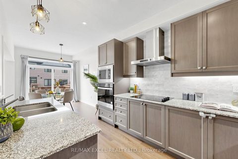 Photo 13 at 66 Mountainside Crescent, Rolling Acres, Whitby