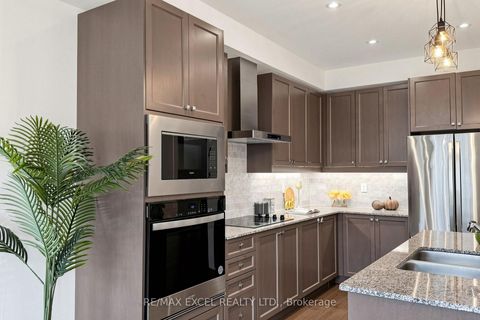 Photo 15 at 66 Mountainside Crescent, Rolling Acres, Whitby