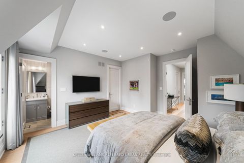 Photo 34 at 130 B Farnham Avenue, St. Clair, Toronto