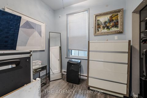 Photo 10 at 31 Rose Avenue, South St. James Town, Toronto