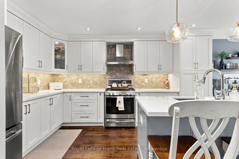 Photo 5 at 39 Mcivor Street, Rolling Acres, Whitby