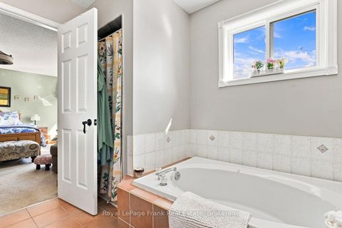 Photo 24 at 39 Mcivor Street, Rolling Acres, Whitby