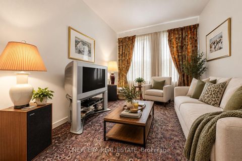 Photo 2 at 238 George Street, Moss Park, Toronto