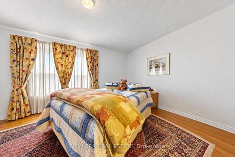 Photo 5 at 238 George Street, Moss Park, Toronto