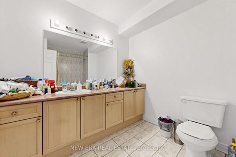 Photo 10 at 238 George Street, Moss Park, Toronto