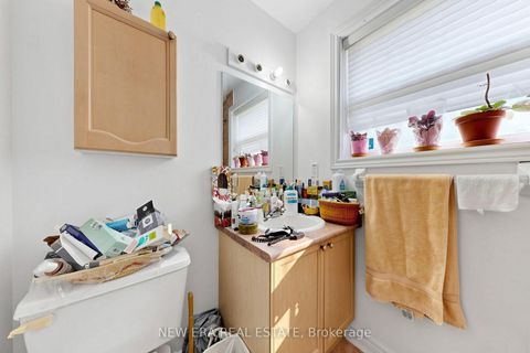 Photo 12 at 238 George Street, Moss Park, Toronto