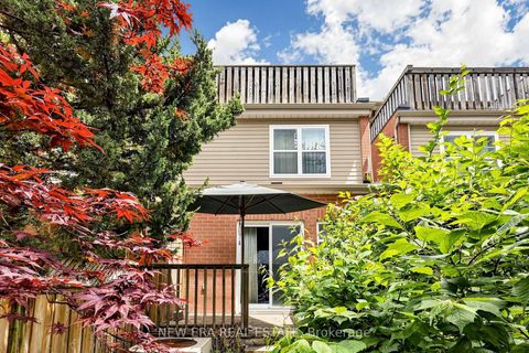 Photo 15 at 238 George Street, Moss Park, Toronto