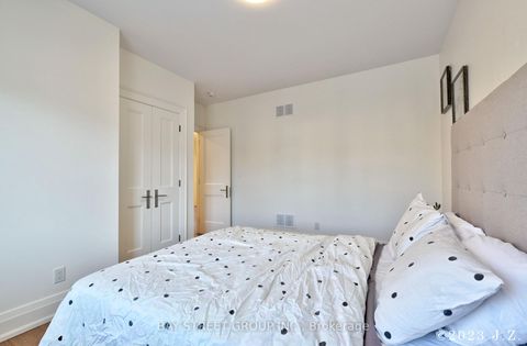Photo 18 at 60 Emmett Avenue, Mount Dennis, Toronto