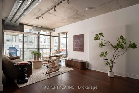Photo 6 at 605 - 533 Richmond Street W, Waterfront Communities C1, Toronto