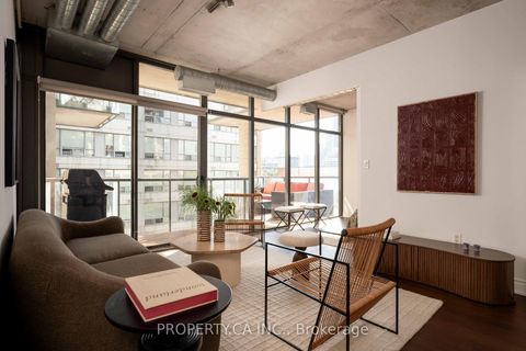 Photo 8 at 605 - 533 Richmond Street W, Waterfront Communities C1, Toronto