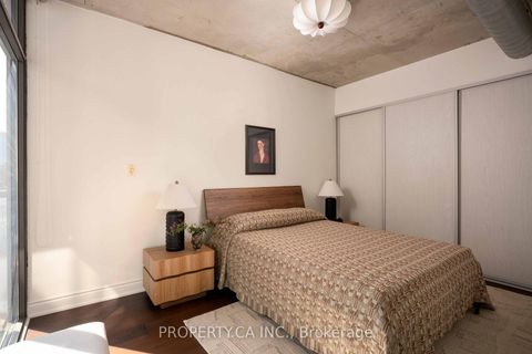 Photo 12 at 605 - 533 Richmond Street W, Waterfront Communities C1, Toronto