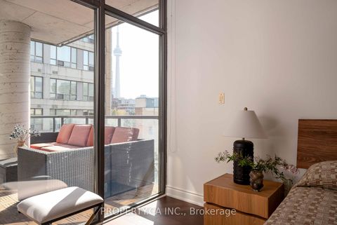 Photo 13 at 605 - 533 Richmond Street W, Waterfront Communities C1, Toronto