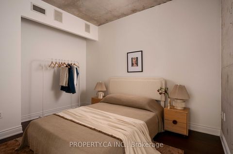 Photo 14 at 605 - 533 Richmond Street W, Waterfront Communities C1, Toronto