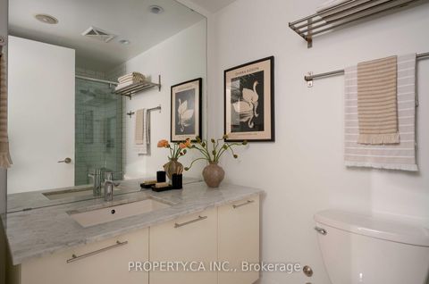 Photo 15 at 605 - 533 Richmond Street W, Waterfront Communities C1, Toronto