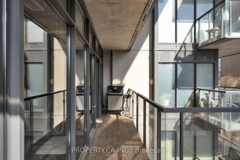 Photo 20 at 605 - 533 Richmond Street W, Waterfront Communities C1, Toronto