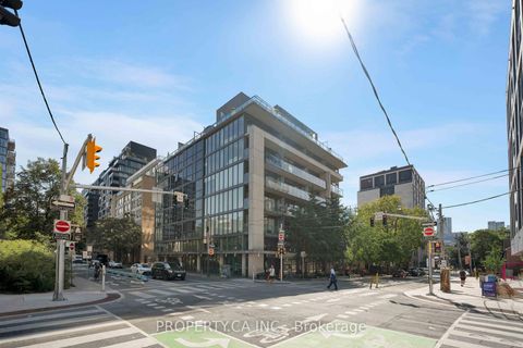 Photo 21 at 605 - 533 Richmond Street W, Waterfront Communities C1, Toronto