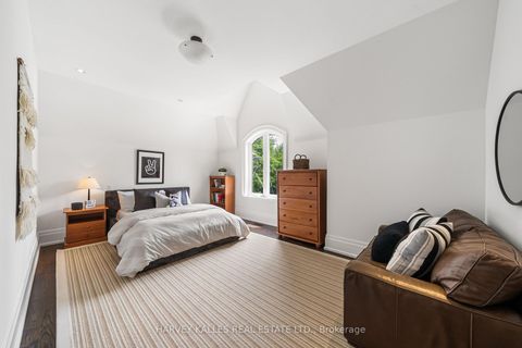 Photo 14 at 6 Vesta Drive, Forest Hill South, Toronto