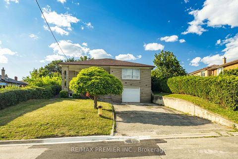 Photo 1 at 6 Canton Avenue, CFB, Toronto