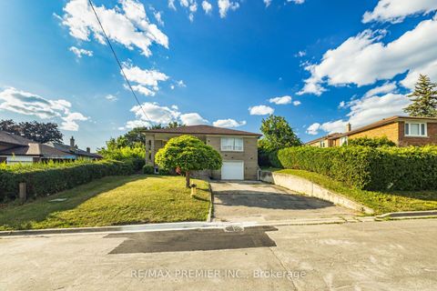 Photo 3 at 6 Canton Avenue, CFB, Toronto