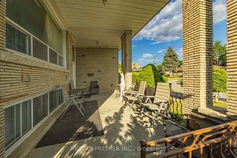 Photo 5 at 6 Canton Avenue, CFB, Toronto