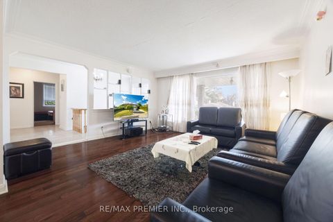 Photo 10 at 6 Canton Avenue, CFB, Toronto