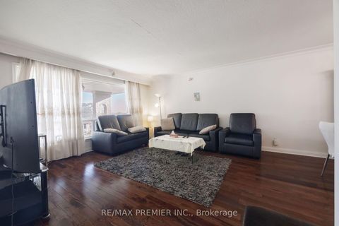 Photo 11 at 6 Canton Avenue, CFB, Toronto