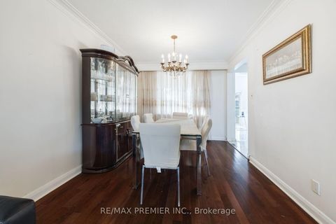 Photo 13 at 6 Canton Avenue, CFB, Toronto