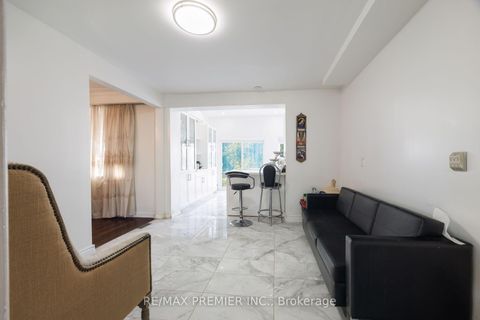 Photo 17 at 6 Canton Avenue, CFB, Toronto