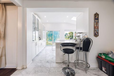 Photo 19 at 6 Canton Avenue, CFB, Toronto