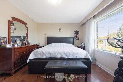 Photo 33 at 6 Canton Avenue, CFB, Toronto