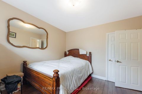 Photo 34 at 6 Canton Avenue, CFB, Toronto