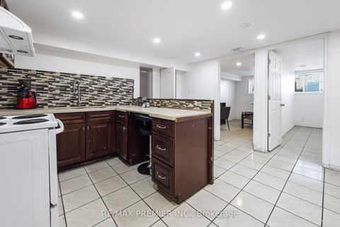 Photo 40 at 6 Canton Avenue, CFB, Toronto