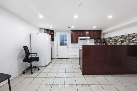 Photo 41 at 6 Canton Avenue, CFB, Toronto