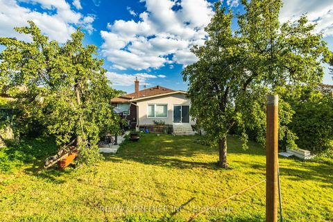Photo 49 at 6 Canton Avenue, CFB, Toronto