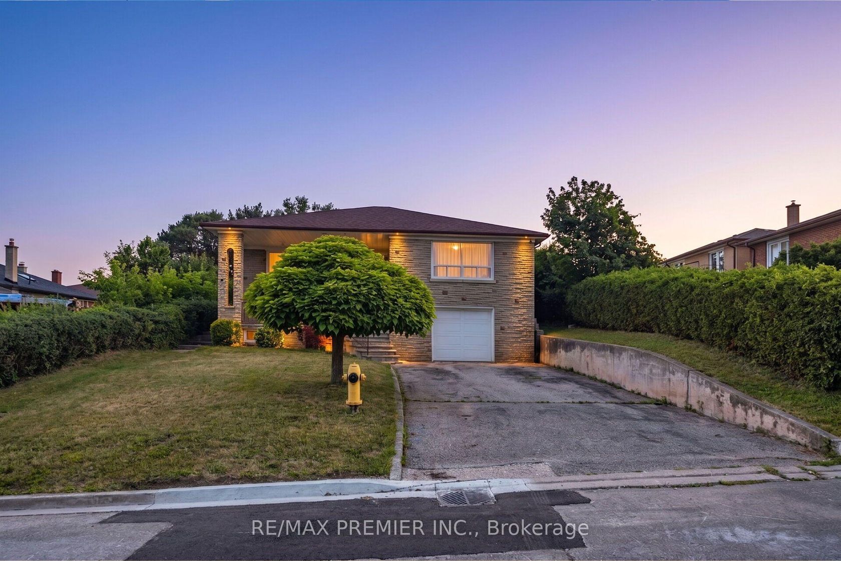 6 Canton Avenue, CFB, Toronto 