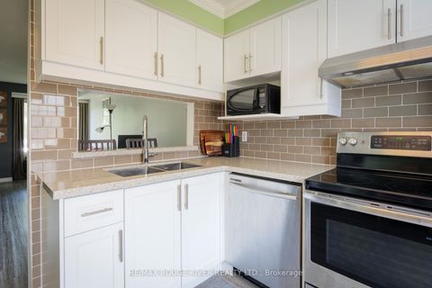Photo 1 at 91 - 23 Hedge End Road, Rouge E11, Toronto