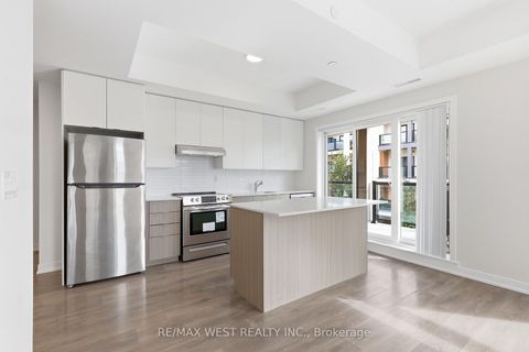 Photo 3 at 302 - 130 Canon Jackson Drive, Amesbury, Toronto