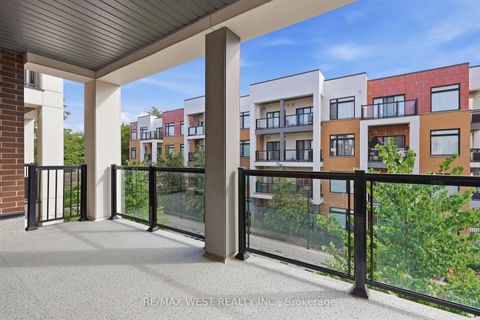 Photo 10 at 302 - 130 Canon Jackson Drive, Amesbury, Toronto
