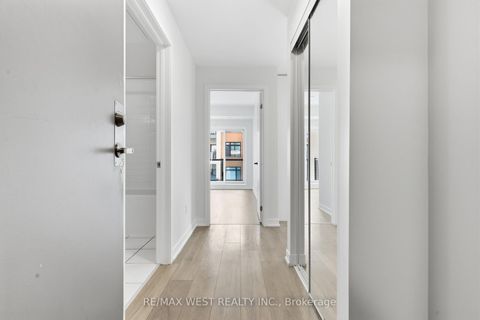 Photo 11 at 302 - 130 Canon Jackson Drive, Amesbury, Toronto