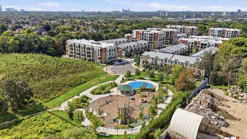 Photo 22 at 302 - 130 Canon Jackson Drive, Amesbury, Toronto