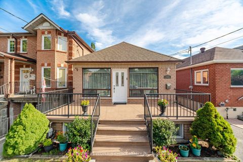 Photo 3 at 161 Northland Avenue, Smythe, Toronto