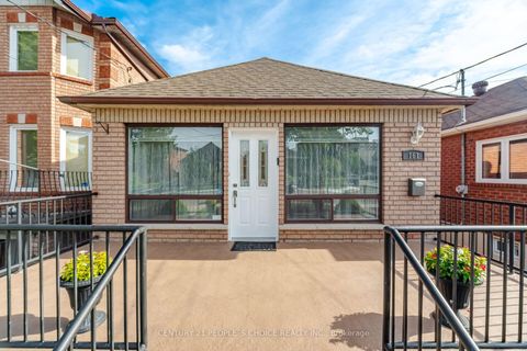 Photo 6 at 161 Northland Avenue, Smythe, Toronto