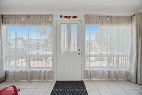 Photo 7 at 161 Northland Avenue, Smythe, Toronto