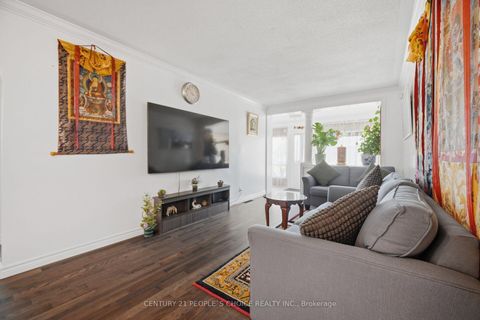 Photo 12 at 161 Northland Avenue, Smythe, Toronto